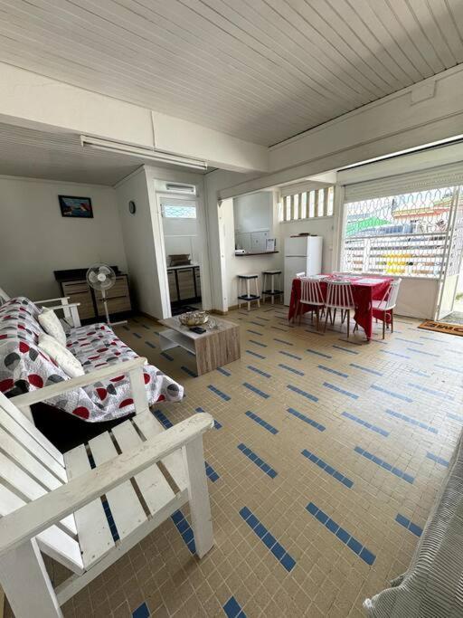 Maison Authentique A 300M De La Plage Sainte-Anne Eksteriør bilde